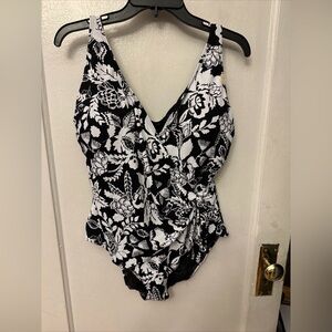 NWT Artesands one piece swimsuit size 14.